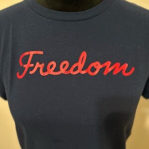 Under Armour Women's Freedom Vintage T-Shirt. L in great condition. Dark‎ bleu